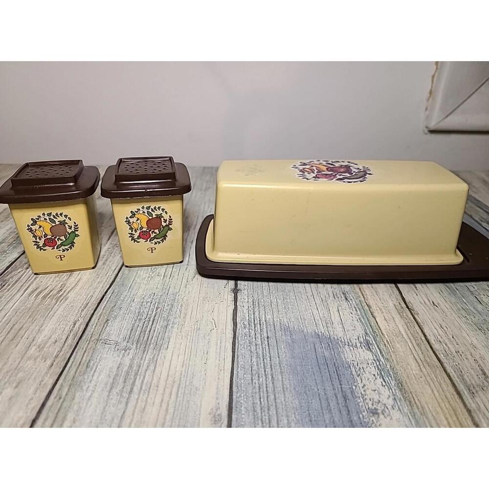 Sterilite Tablemates Garden Gourmet Butter Tray Salt And Pepper Vtg With Lids